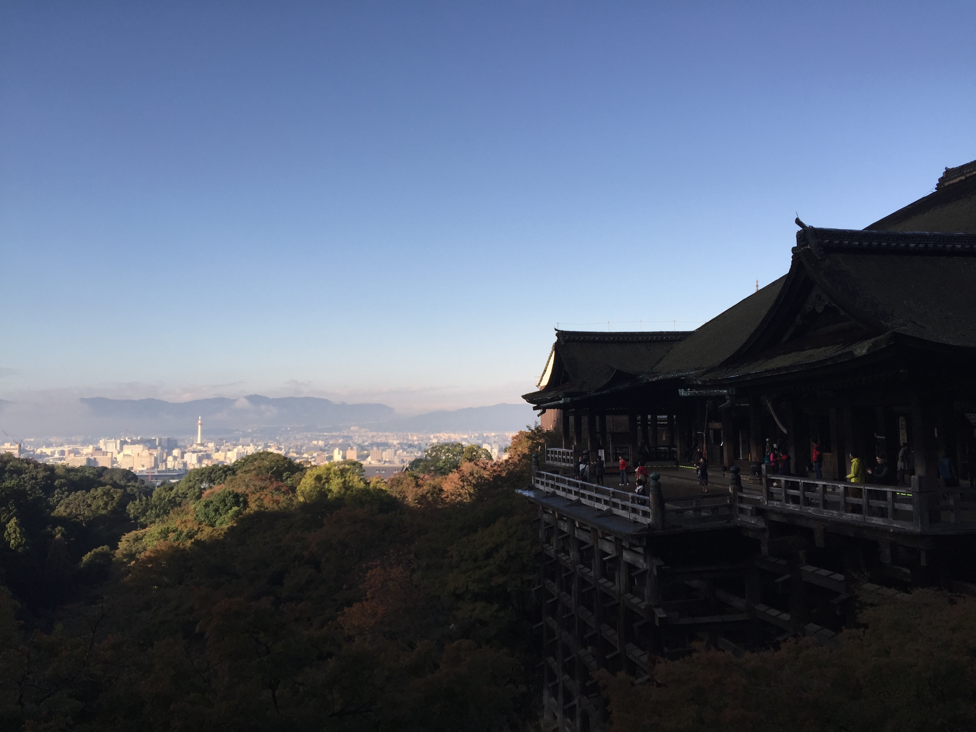 清水の舞台で有名な京都 清水寺は舞台 音羽の滝 仁王門など見所満載 一味違う京都旅行を楽しむ 京都観光案内 動画有り